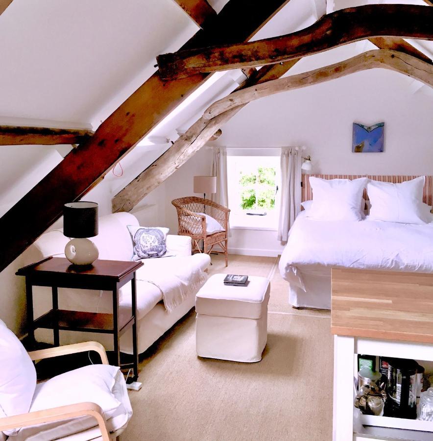 The Attic Apartment, Quay Street Studios Cardigan Bagian luar foto