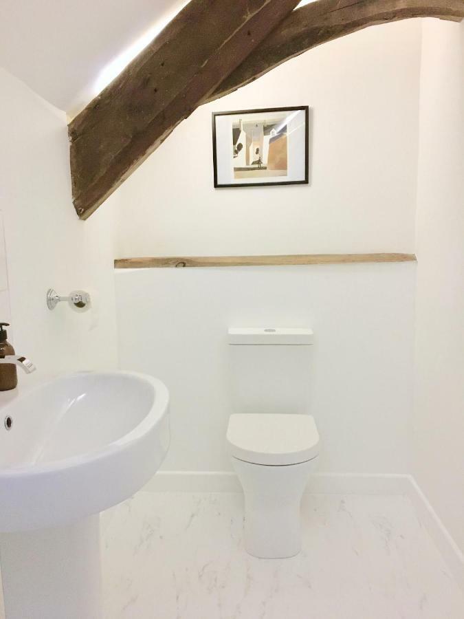 The Attic Apartment, Quay Street Studios Cardigan Bagian luar foto